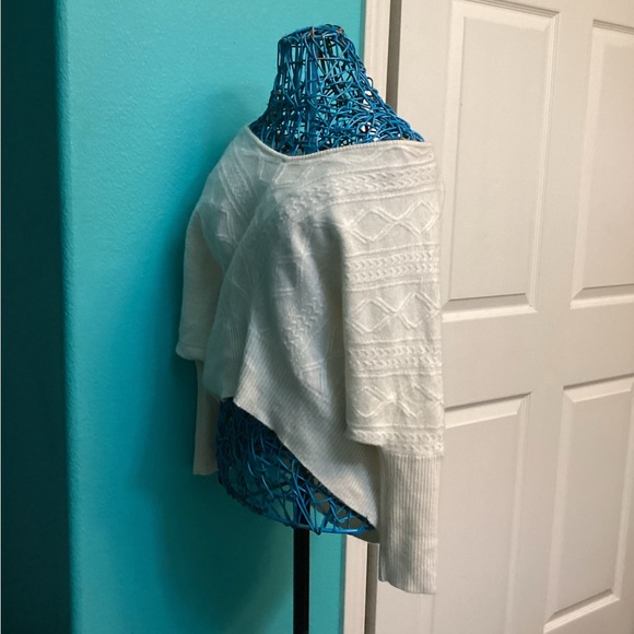 💥PRICE DROP💥 Qi Cashmere Sweater - Picture 2 of 5